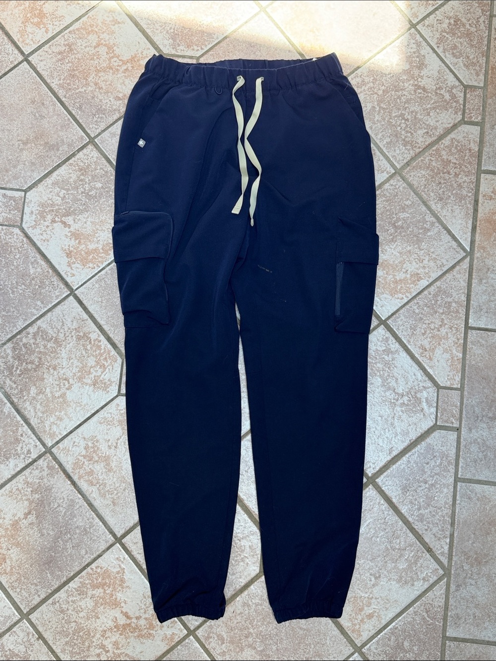 Figs Men’s Jogger Scrub Bottom - Extra Pockets - M